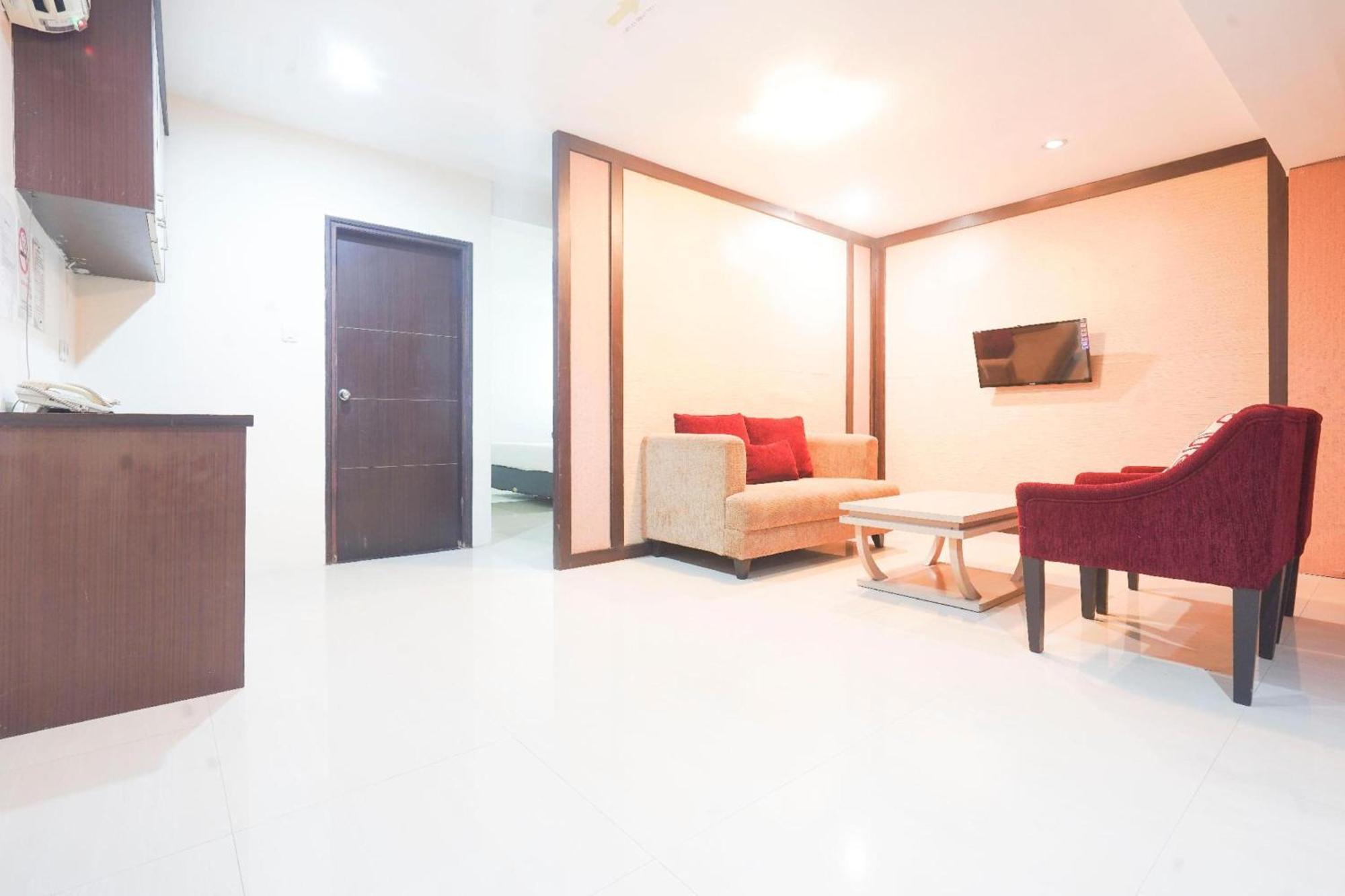 Collection O Losari Near Pantai Losari Formerly Hotel Grand Populer Makassar Dış mekan fotoğraf