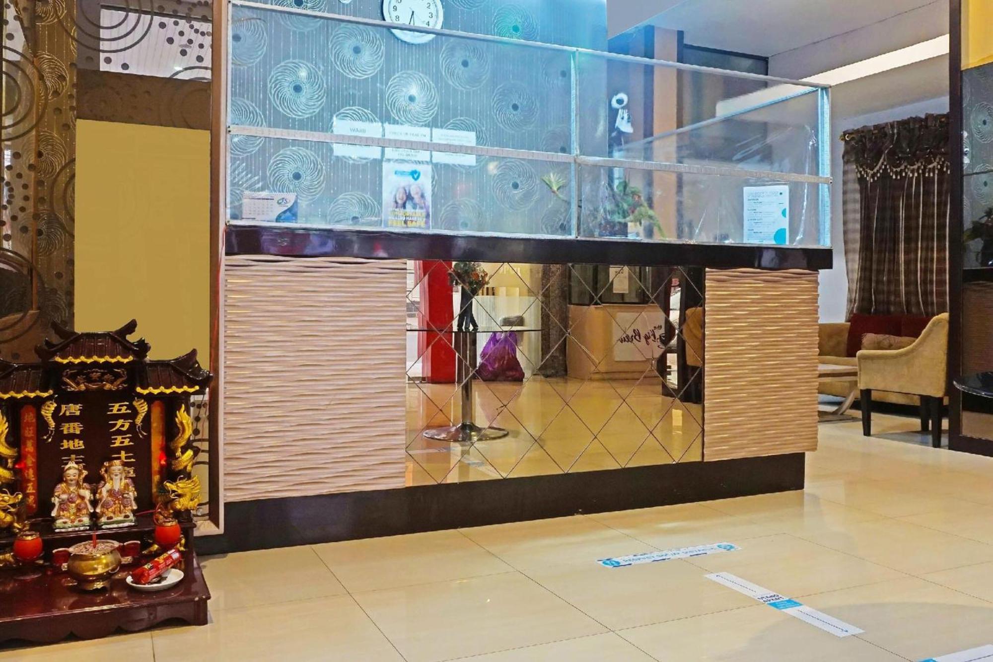 Collection O Losari Near Pantai Losari Formerly Hotel Grand Populer Makassar Dış mekan fotoğraf