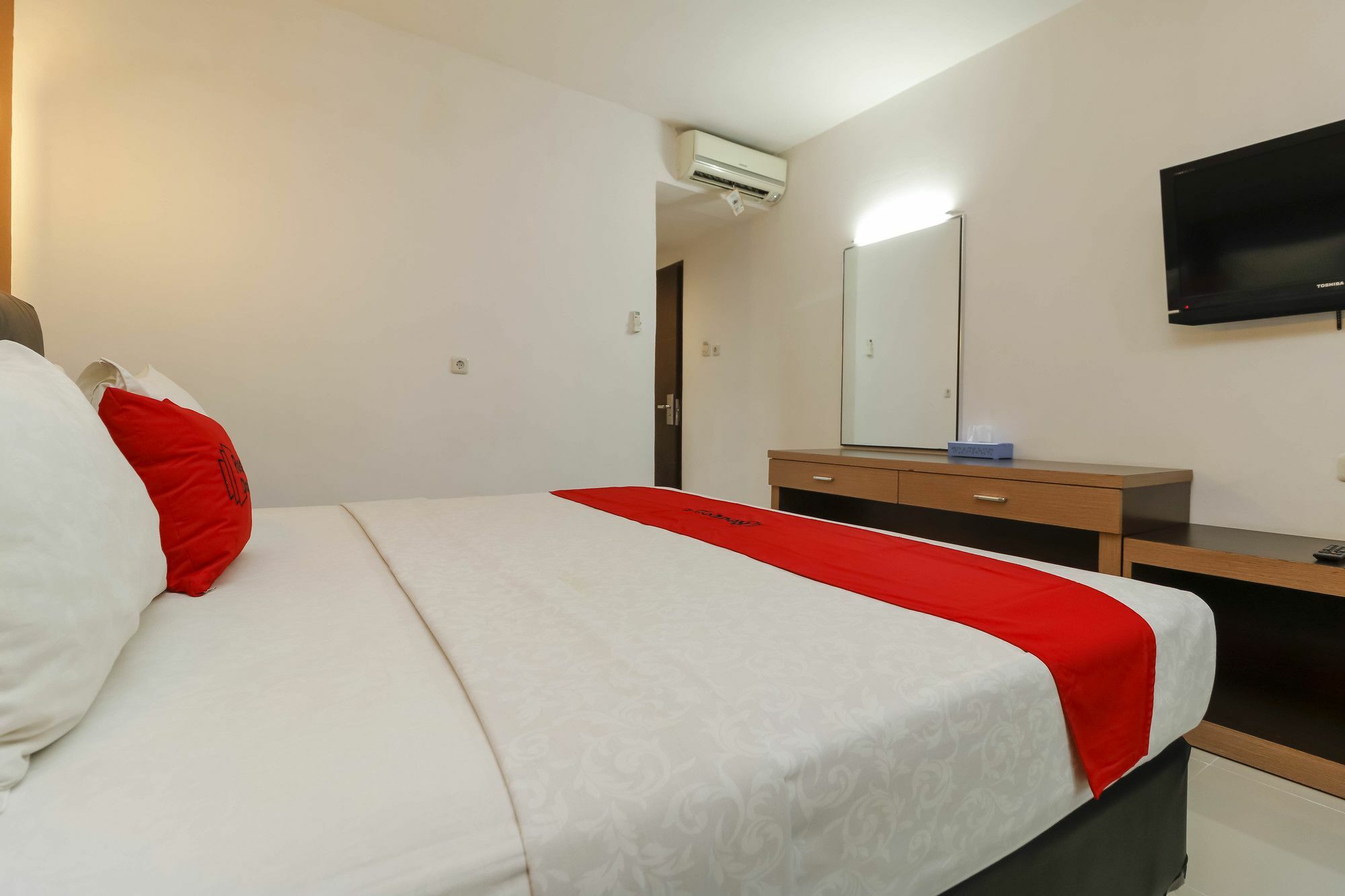 Collection O Losari Near Pantai Losari Formerly Hotel Grand Populer Makassar Dış mekan fotoğraf